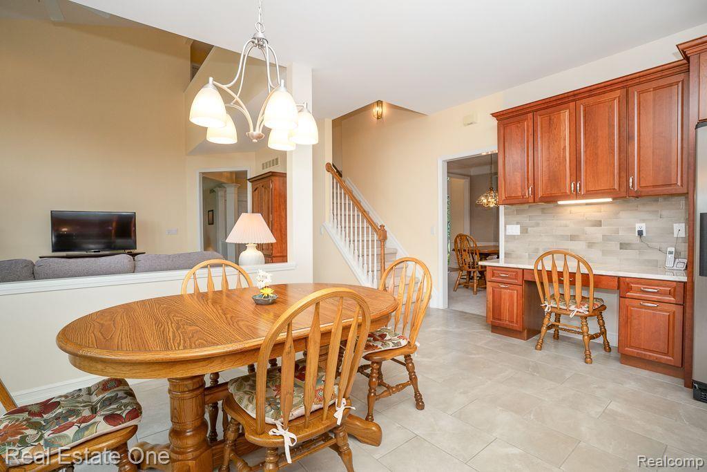 961 HOLLOW CORNERS, Rochester, MI 48307 — Photo 15