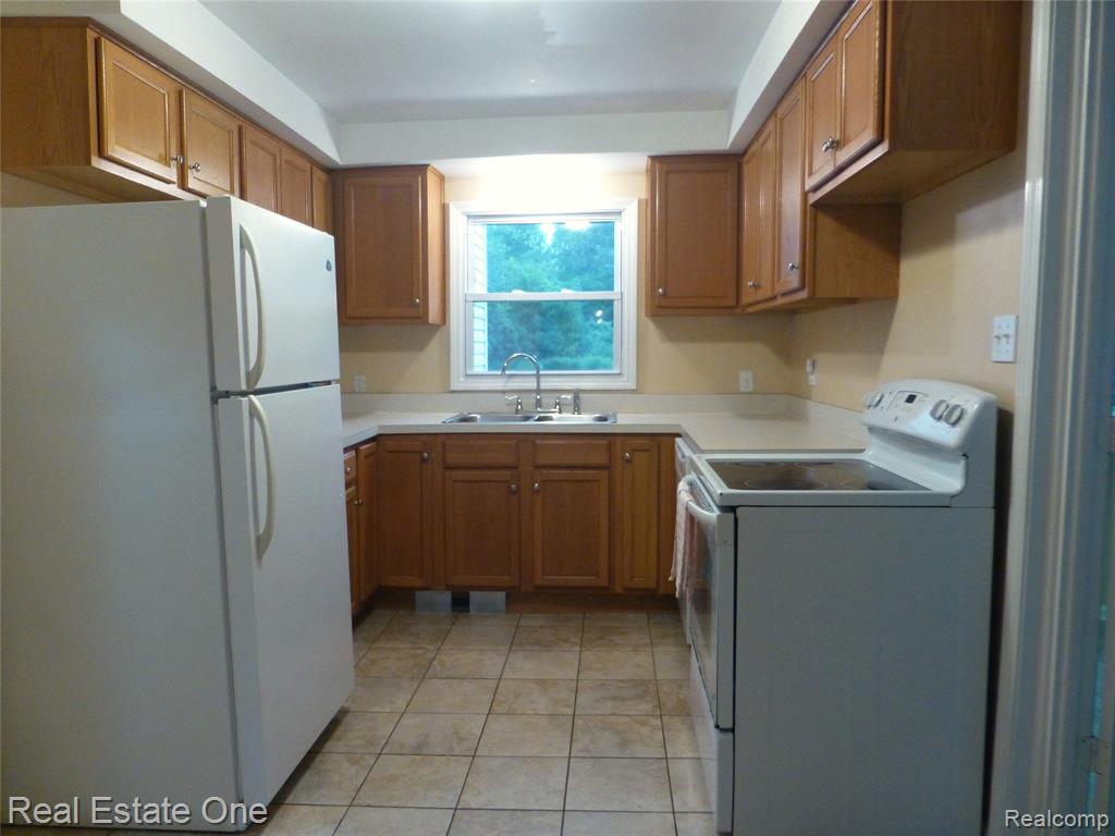 4448 Forsyth Drive, Troy, MI 48085 — Photo 4