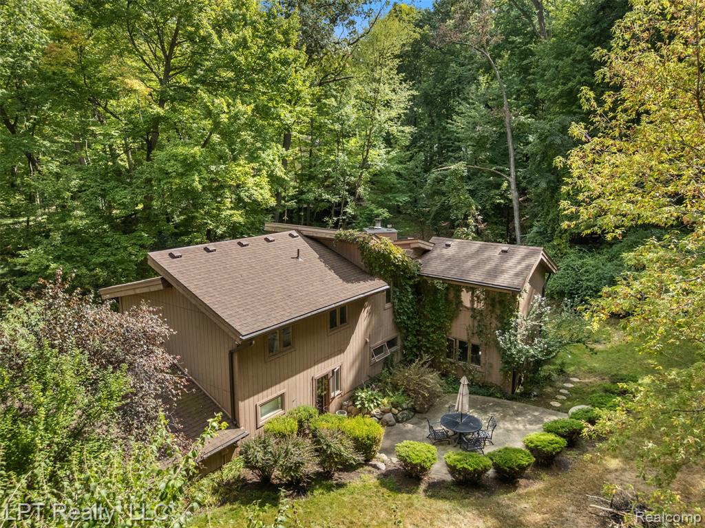 5075 Canyon Oaks Drive, Brighton, MI 48114 — Photo 27