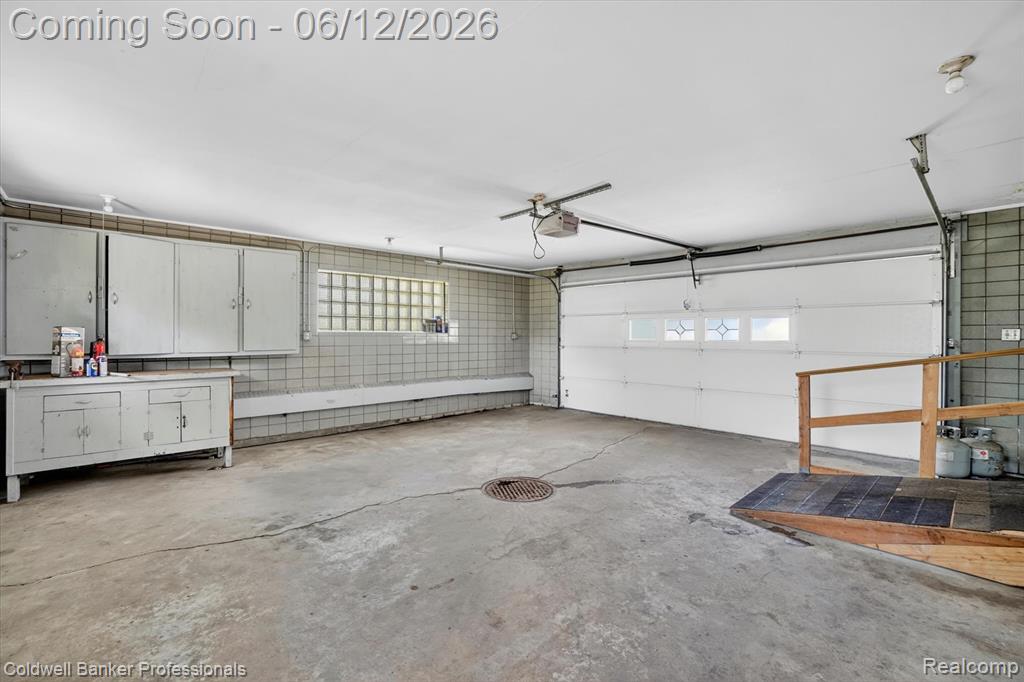 8245 Fenton Road, Grand Blanc, MI 48439 — Photo 41
