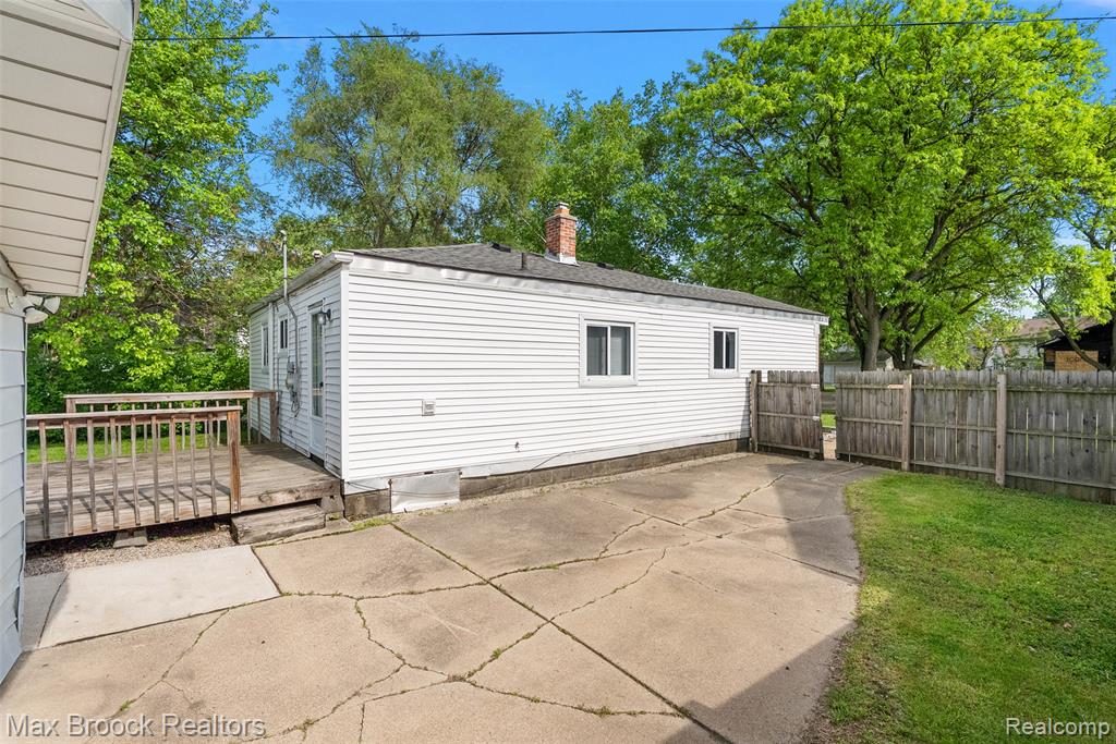 41 E Madge Avenue, Hazel Park, MI 48030 — Photo 20