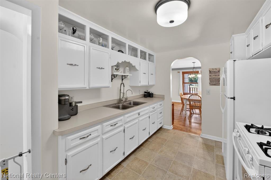 502 N Main Street, Webberville, MI 48892 — Photo 16