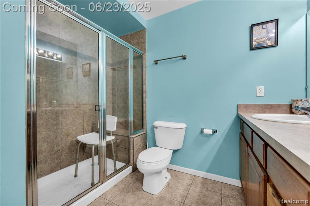 417 E BERNHARD Avenue, Hazel Park, MI 48030 — Photo 26