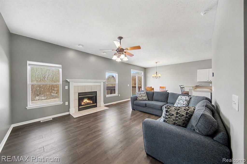 2643 KERRIA DRIVE, Howell, MI 48855 — Photo 2