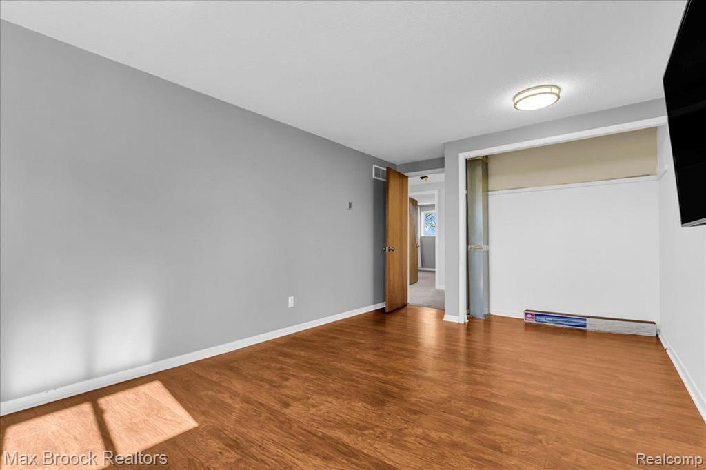 4332 LANETTE Drive, Waterford, MI 48328 — Photo 21