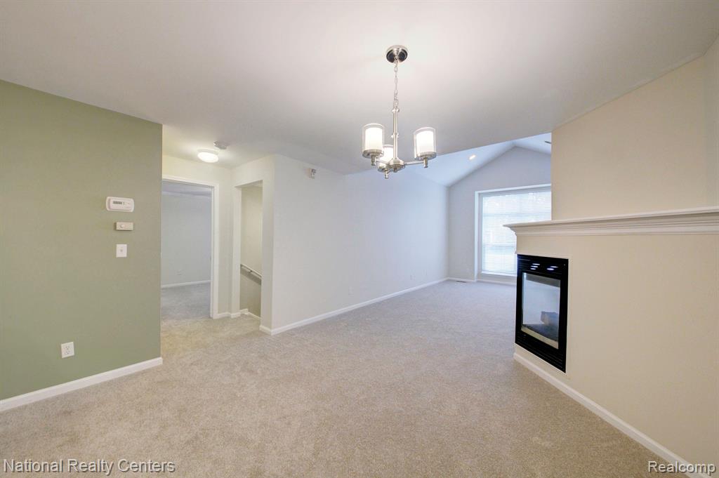 5104 TAMARA Circle, Walled Lake, MI 48390 — Photo 8