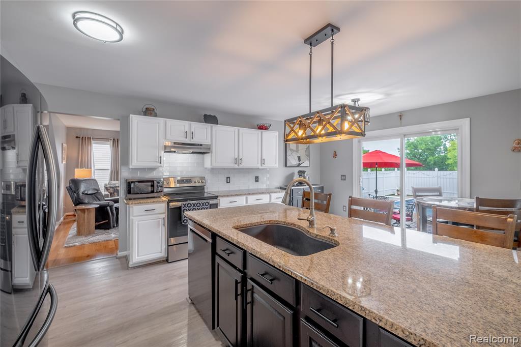 742 Maple Tree Drive, Fenton, MI 48430 — Photo 12