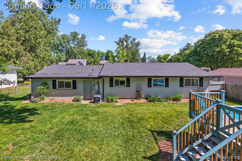 6589 Doyon Drive S, Waterford, MI 48327 — Photo 22
