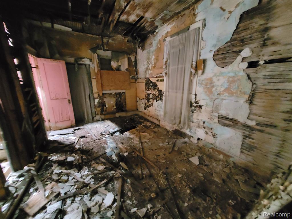 1483 MONTCLAIR Street, Detroit, MI 48214 — Photo 17