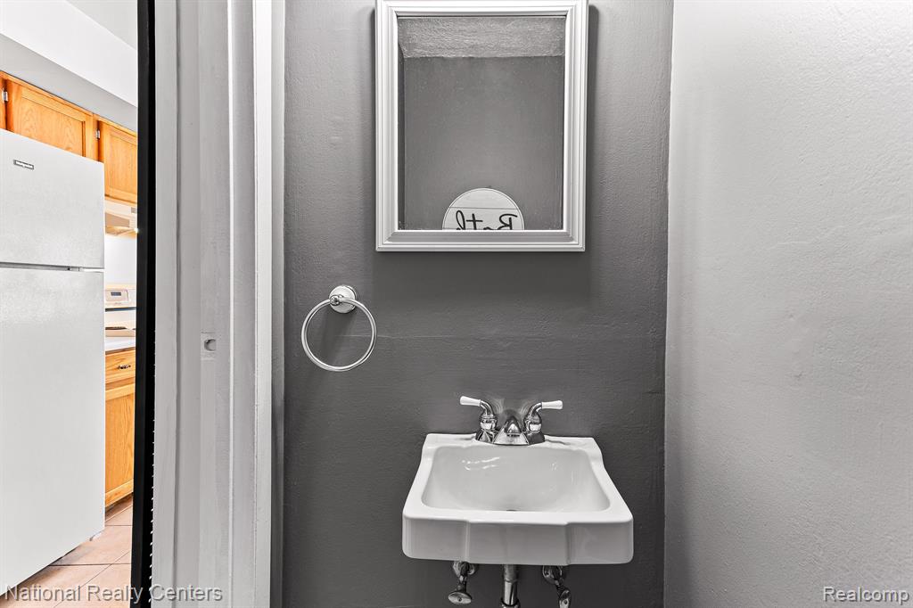 39525 VILLAGE WOOD Road, Novi, MI — Photo 19