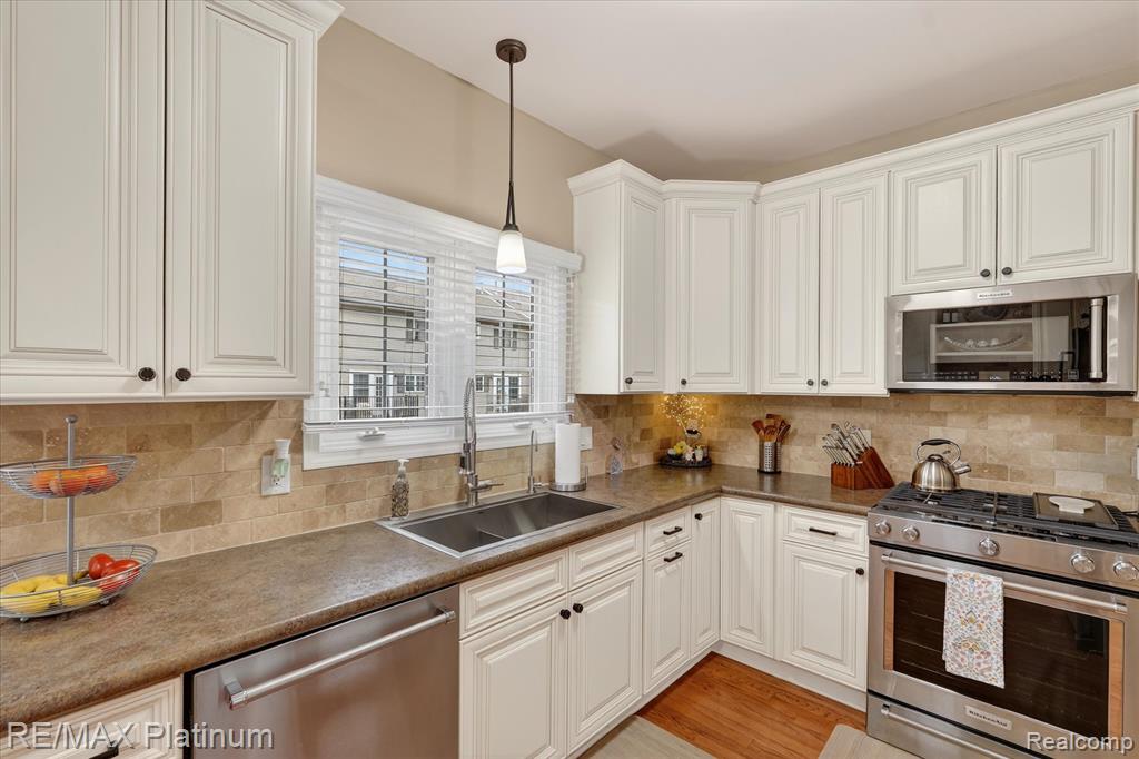 730 Eagle Drive, 14, Fenton, MI 48430 — Photo 16