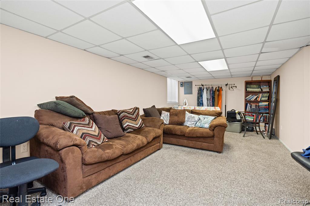 5226 Brett Court, West Bloomfield, MI — Photo 41
