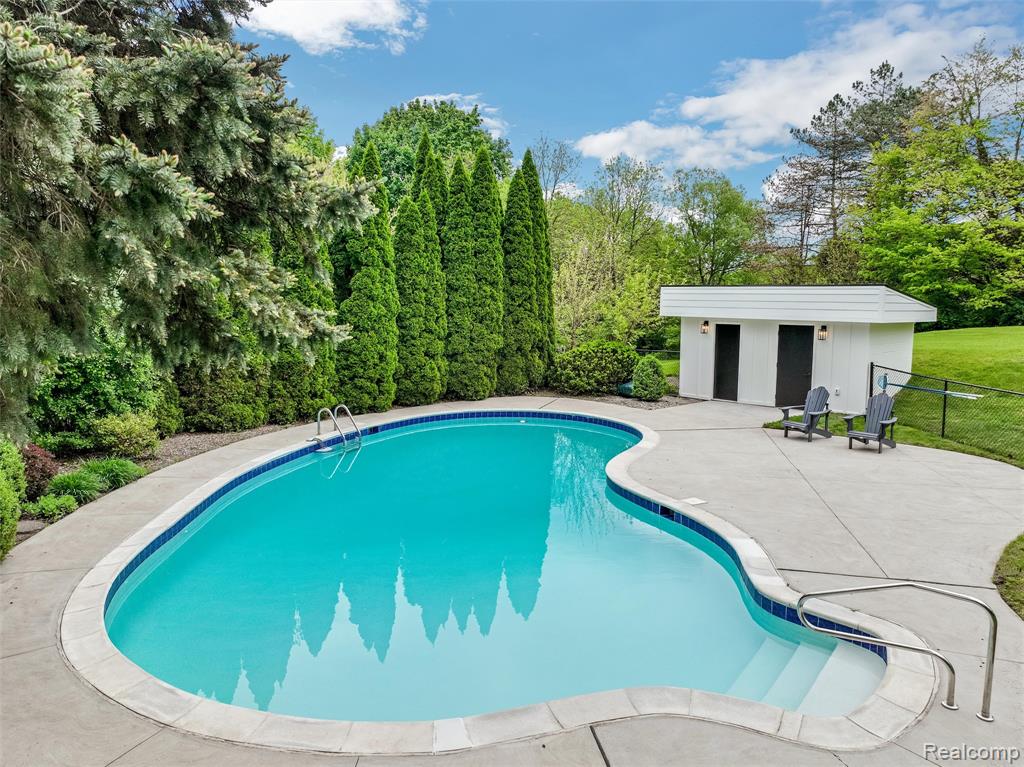 941 Viewland Drive, Rochester, MI 48309 — Photo 11