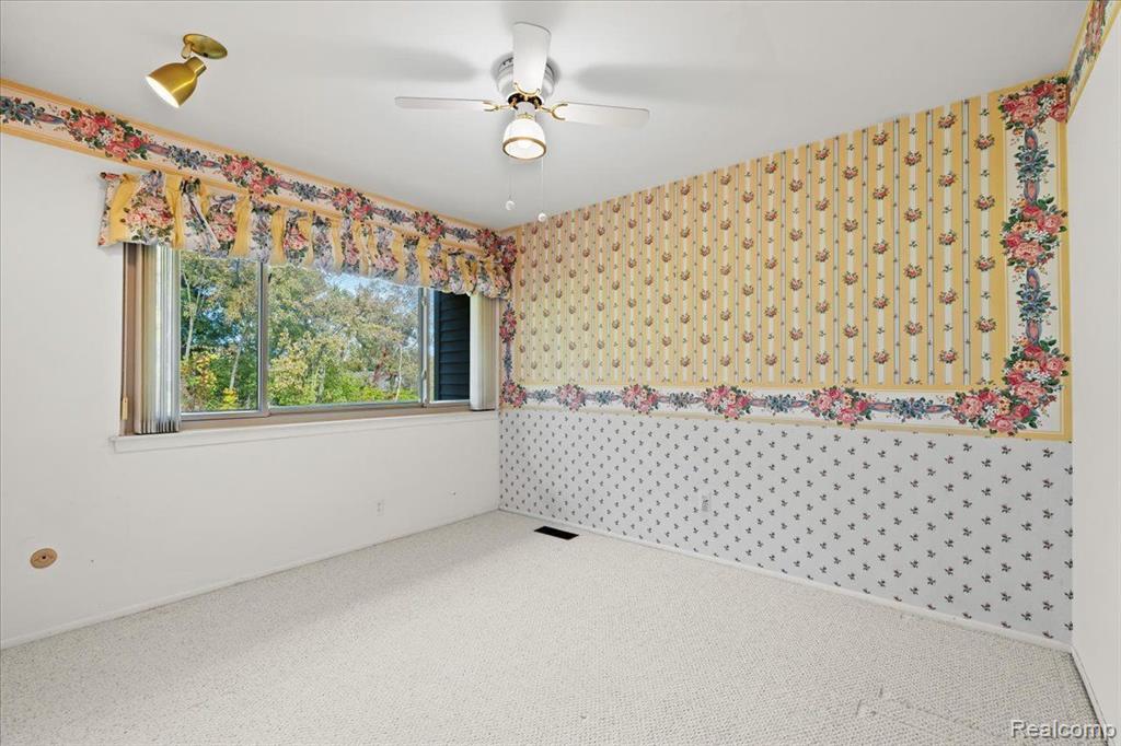 616 RICKETT Road, 111, Brighton, MI 48116 — Photo 11