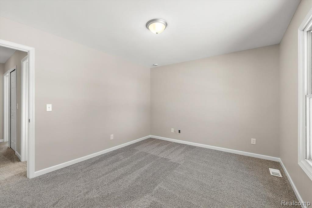 927 Alan Drive, Lake Orion, MI 48362 — Photo 27