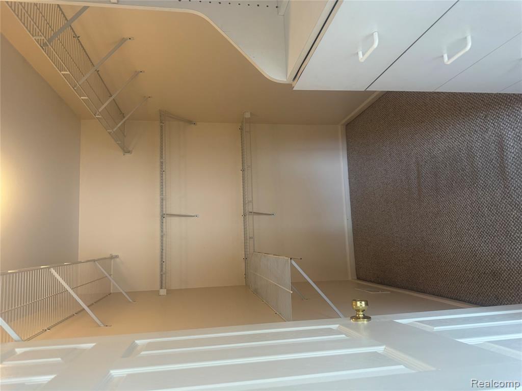 5245 Riverwalk Trail, Commerce Twp, MI 48382 — Photo 33