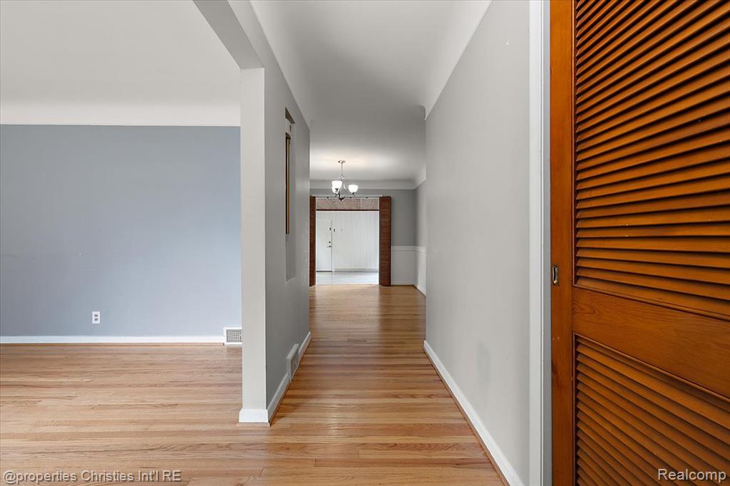 31711 Arlington Drive, Beverly Hills, MI 48025 — Photo 5