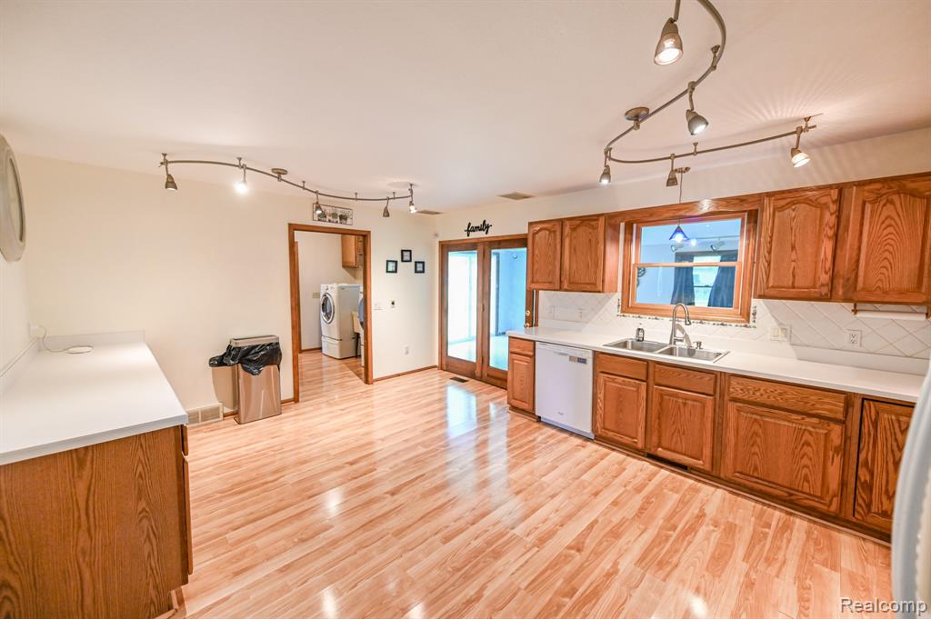 4534 SUPERIOR Street, Newport, MI 48166 — Photo 28