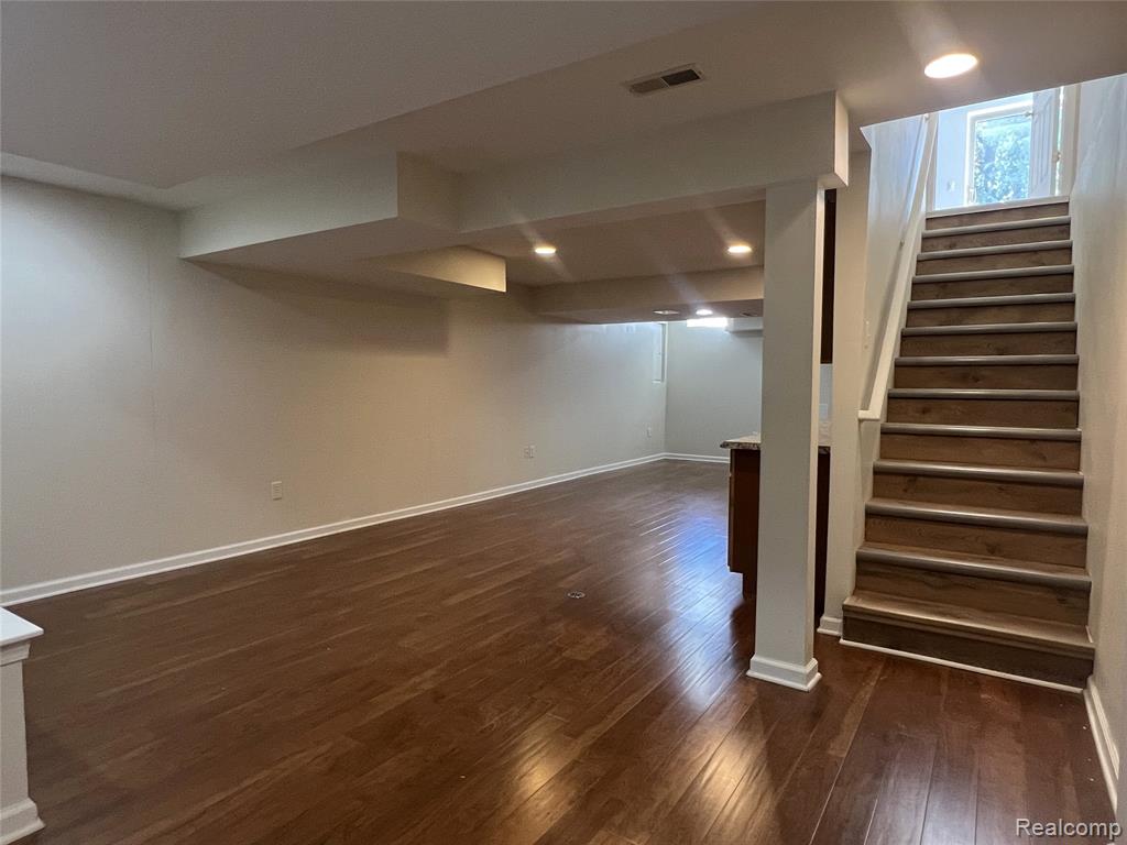 6161 Elarz Drive, Troy, MI 48085 — Photo 17