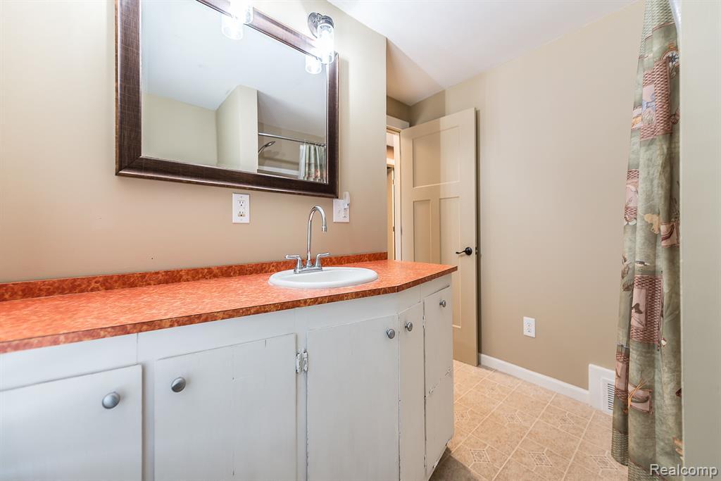 7695 HURON RIVER Drive S, Dexter, MI 48130 — Photo 35