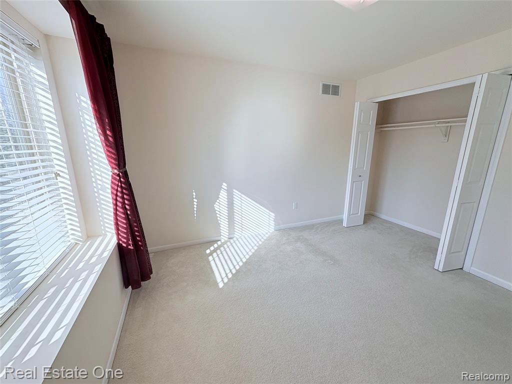 6178 Elarz Drive, Troy, MI 48085 — Photo 19