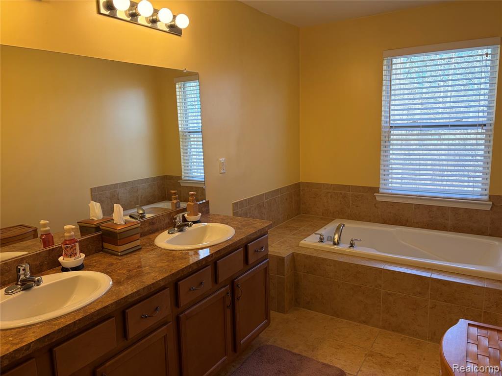 44265 Timberview Court, Belleville, MI 48111 — Photo 25