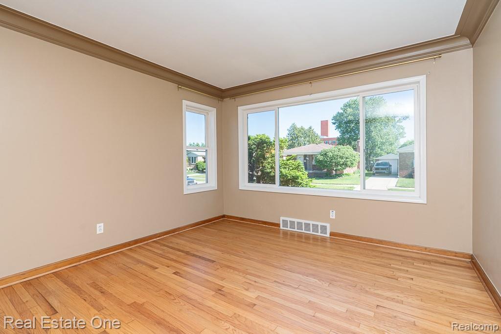 8272 Racine Road, Warren, MI 48093 — Photo 9