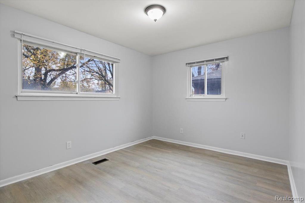 4984 Huron Street, Dearborn Heights, MI 48125 — Photo 17