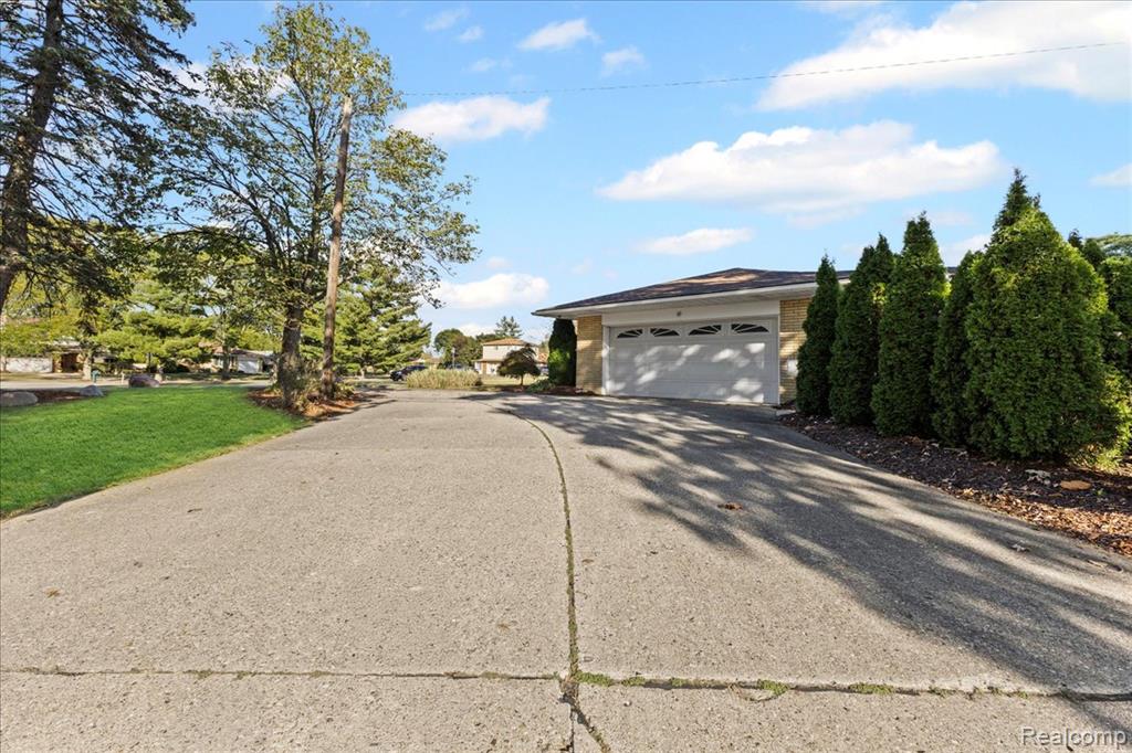 28791 Sunset Boulevard W, Lathrup Village, MI 48076 — Photo 58