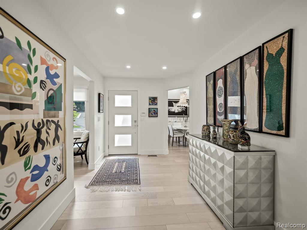 6420 Apple Grove Lane, Bloomfield Hills, MI 48301 — Photo 2