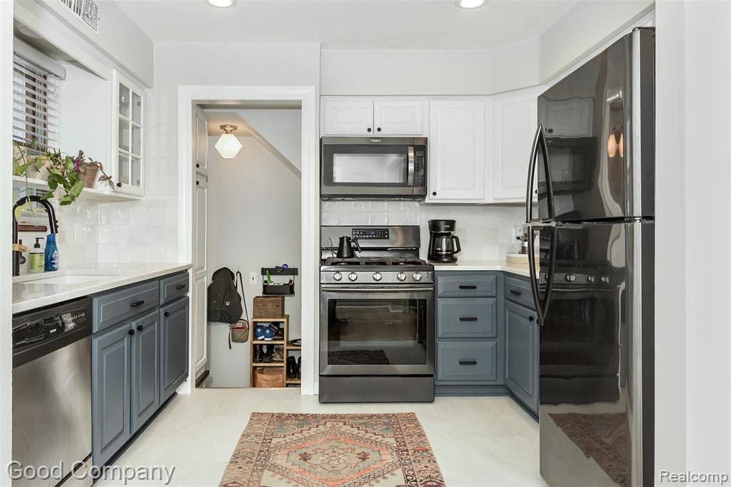 920 W Windemere Avenue, Royal Oak, MI 48073 — Photo 10