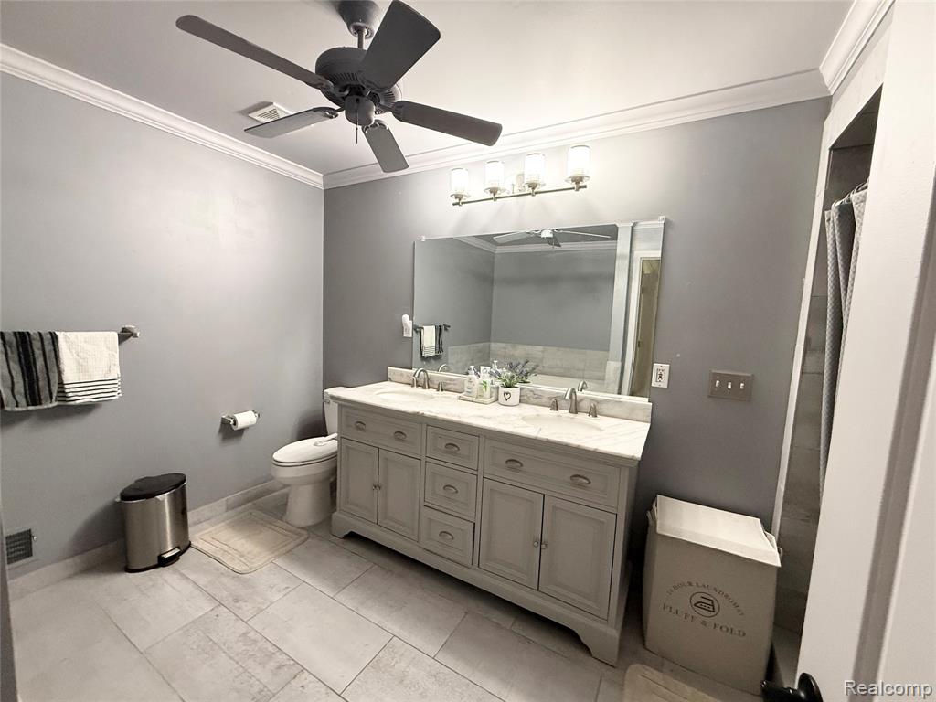 46557 Glen Pointe Drive, Utica, MI 48315 — Photo 30