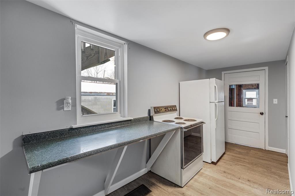 209 W Aldrich Street W, Capac, MI 48014 — Photo 15