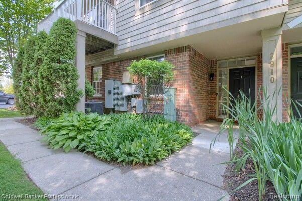3910 NORWICH Drive, Canton, MI 48188 — Photo 3