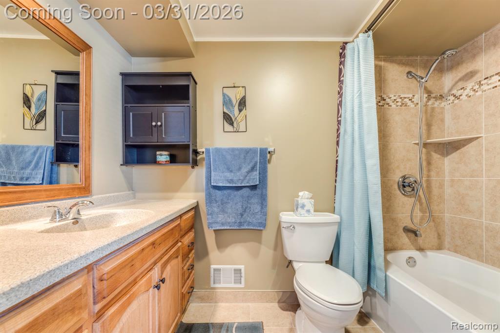 3264 Lake Drive, Fort Gratiot, MI 48059 — Photo 25