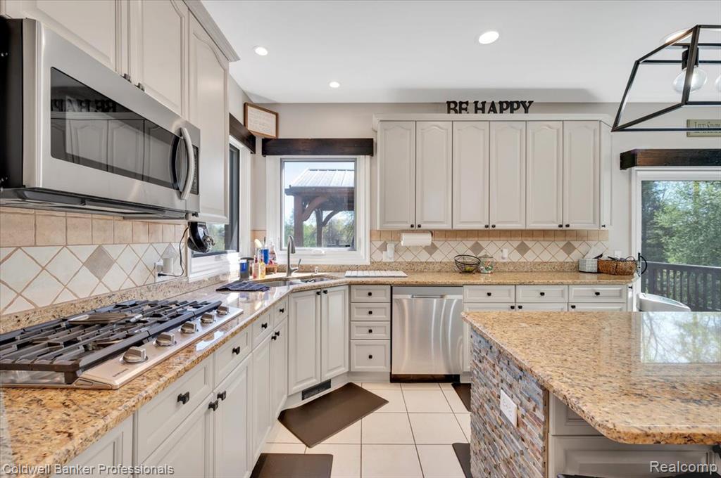 1445 Wood Trail, Oxford, MI 48371 — Photo 10