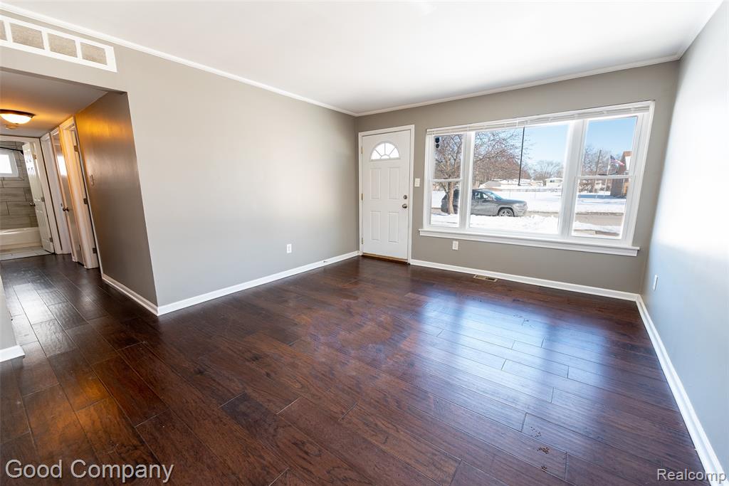 9312 Pine Street, Taylor, MI — Photo 2