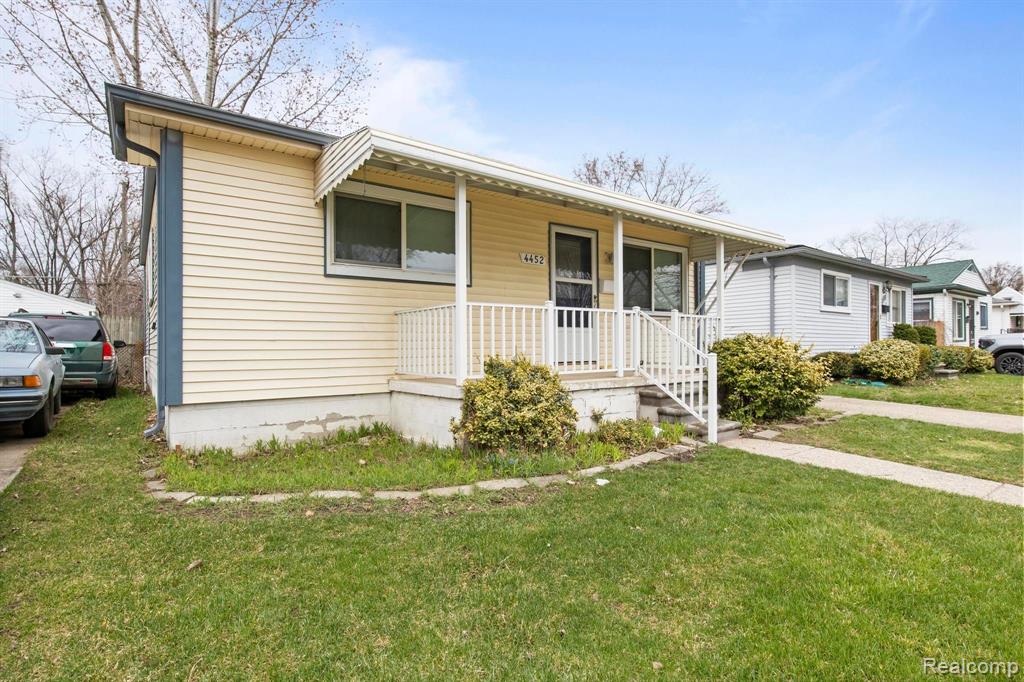 4452 EDGEWOOD Street, Dearborn Heights, MI 48125 — Photo 3