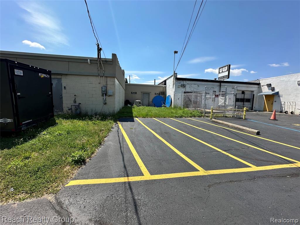 21562 Schoolcraft, Detroit, MI 48223 — Photo 22