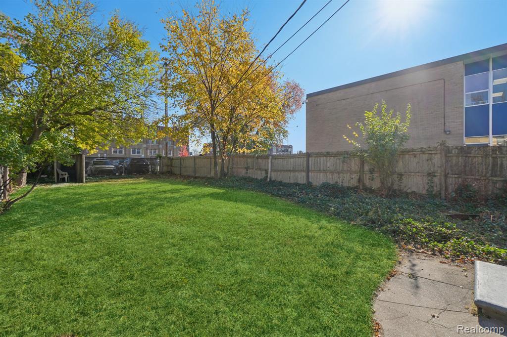 611 S West Street, Royal Oak, MI 48067 — Photo 7