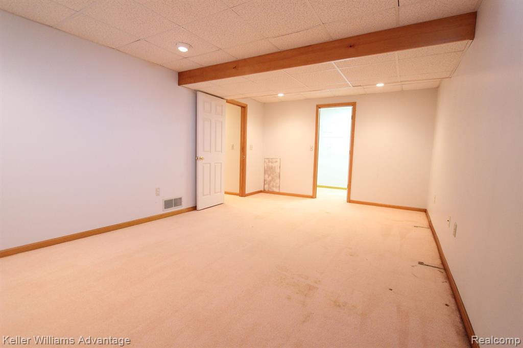 22266 Pondview, Novi, MI — Photo 18