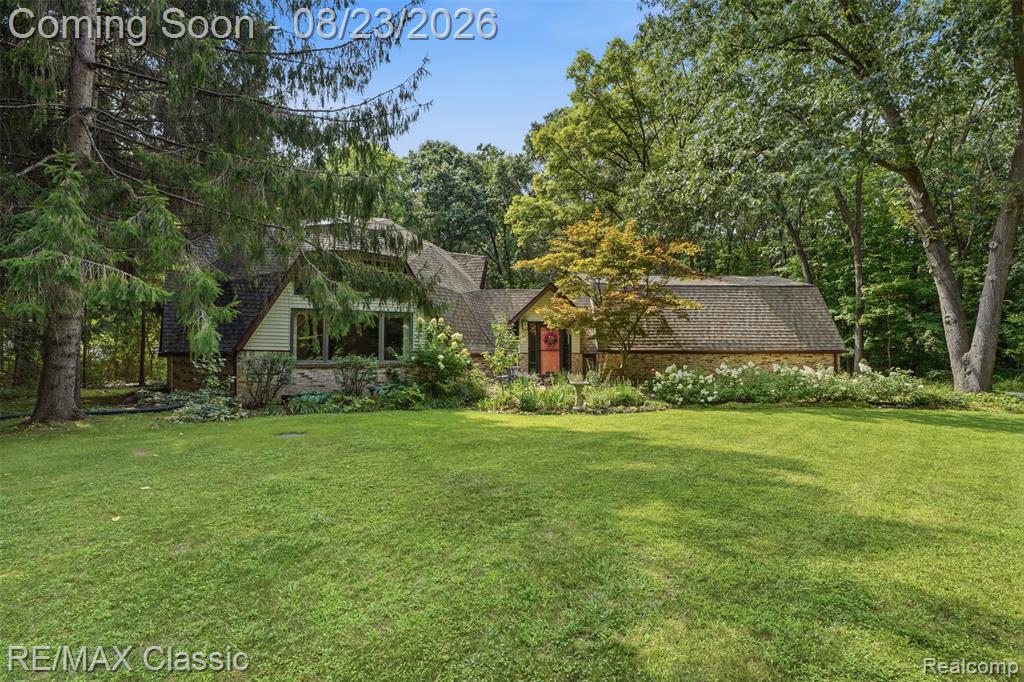 5109 Harvey Lake Road, Highland, MI 48356