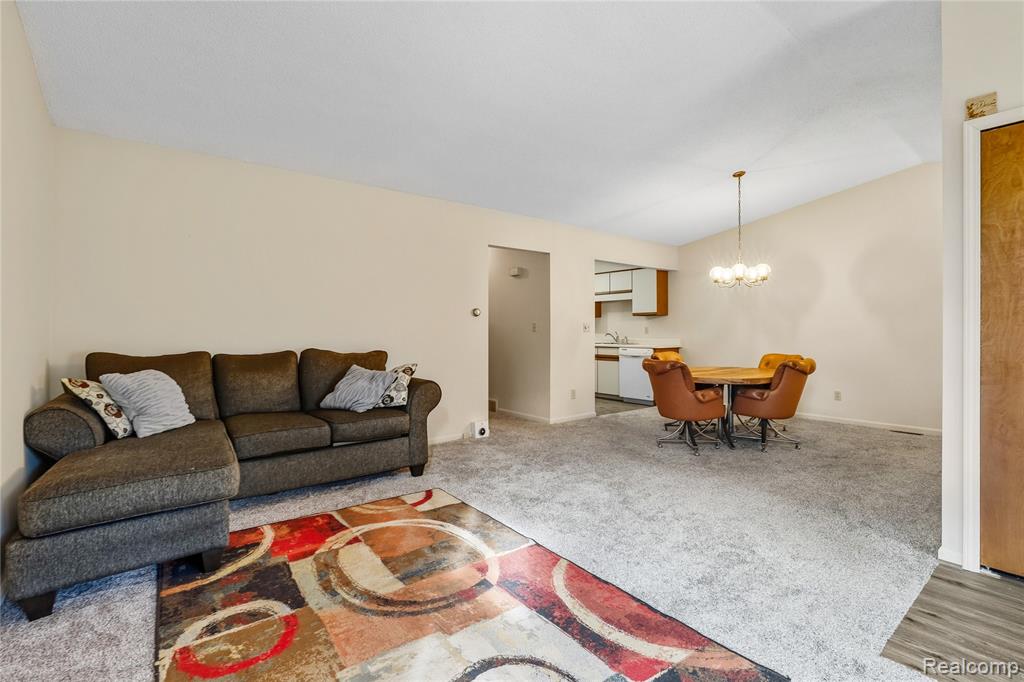 914 North Road, Fenton, MI 48430 — Photo 10