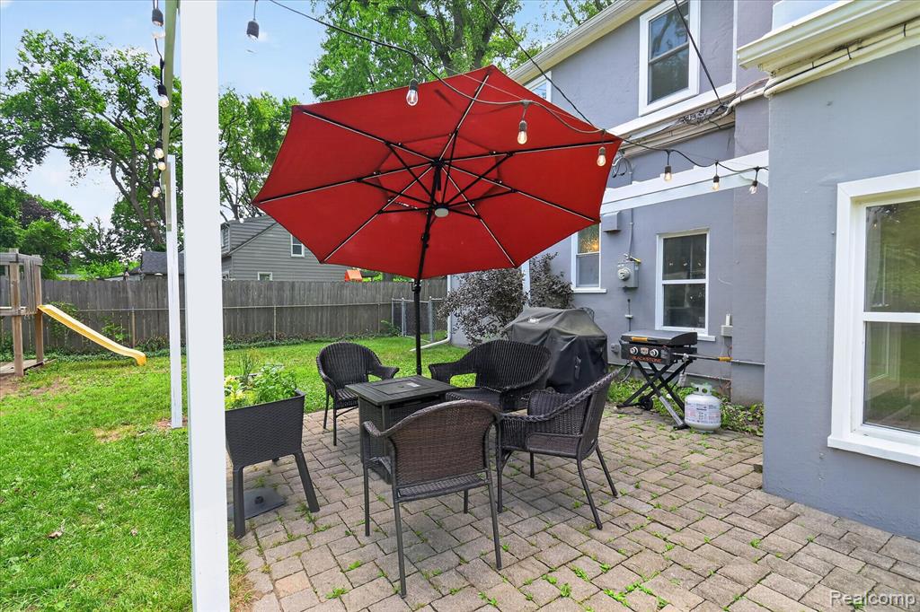 21154 Flanders Street, Farmington, MI 48335 — Photo 39
