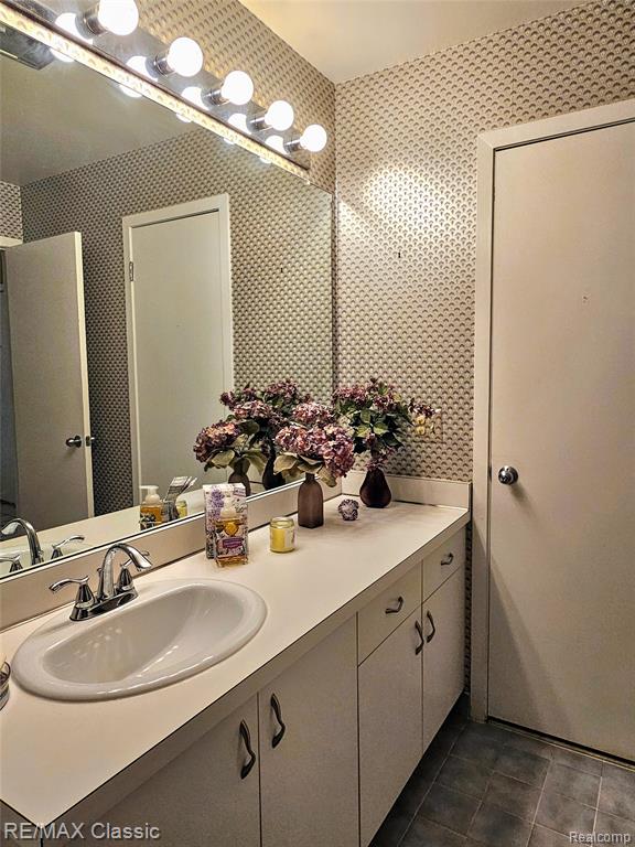6740 Ridgefield Circle, 103, West Bloomfield, MI — Photo 22