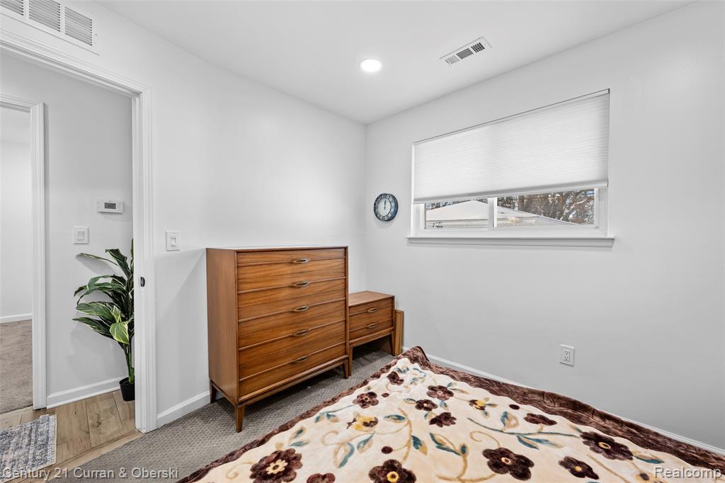 5955 N Silvery Lane, Dearborn Heights, MI 48127 — Photo 18