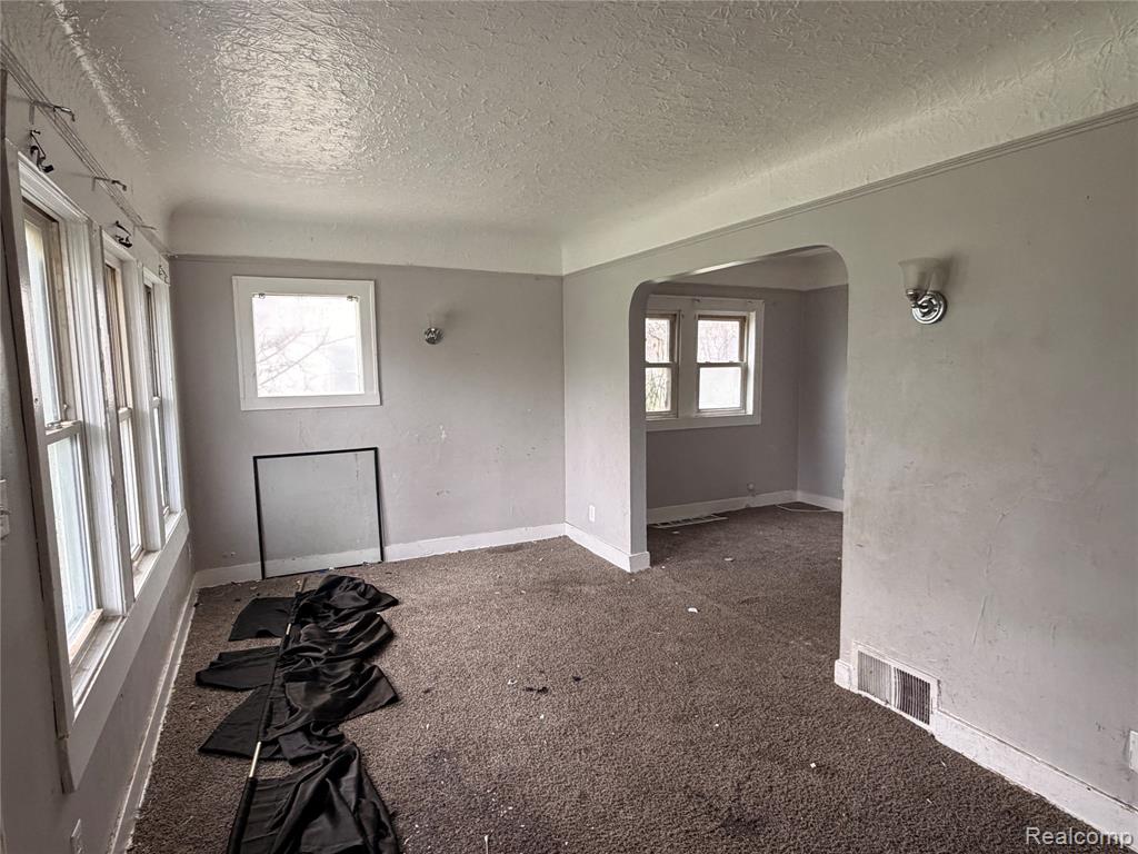 14002 Vaughan Street - Photo 4