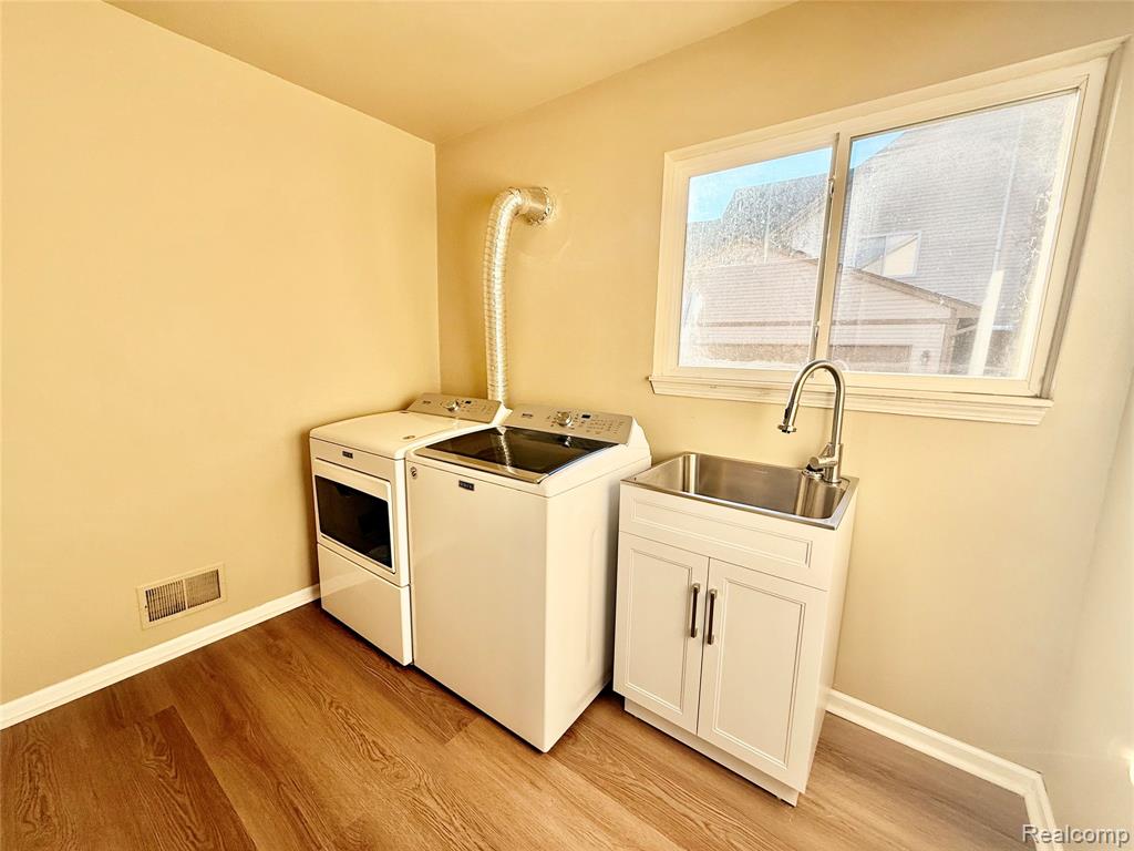 44000 Settlers Creek Court, Novi, MI — Photo 22