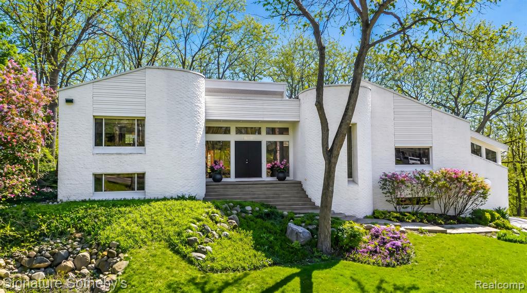 7350 Mountridge Drive, Clarkston, MI