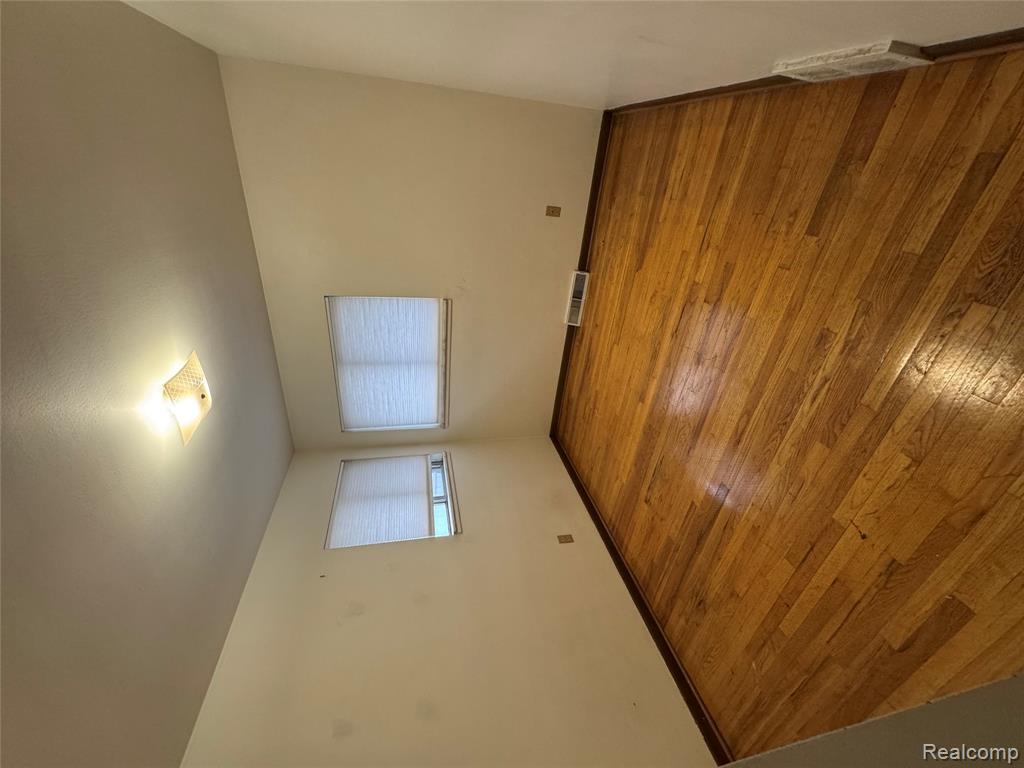 8309 Potomac Street, Center Line, MI 48015 — Photo 8